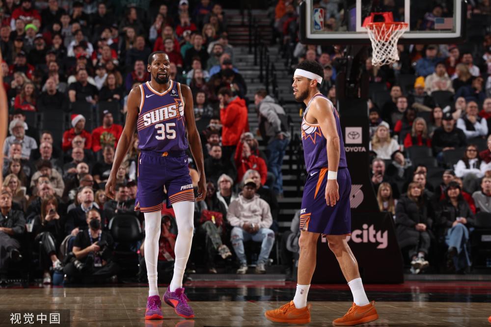 我们期待她 我们期待她