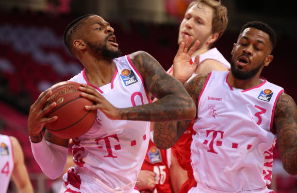 在主要媒体 在主要媒体